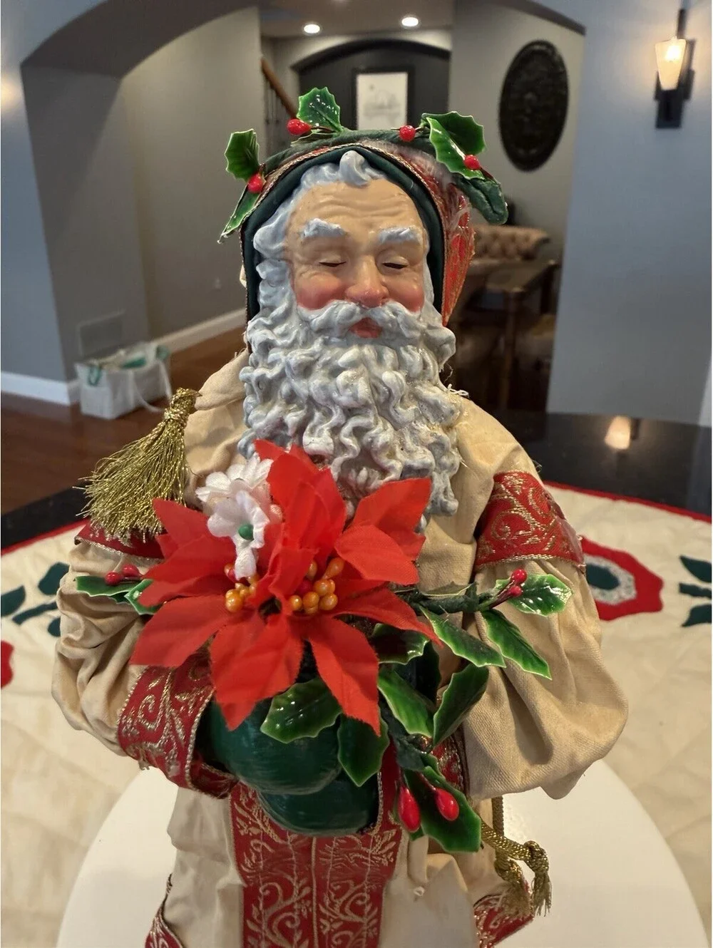Vtg 1992 Possible Dreams Clothique Santa W/Poinsettas 10.5” Tall